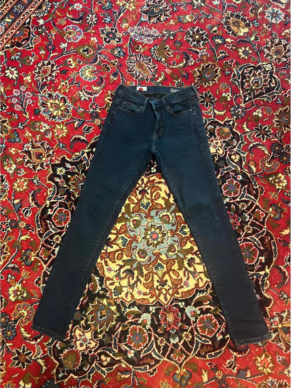 110. GAP legging